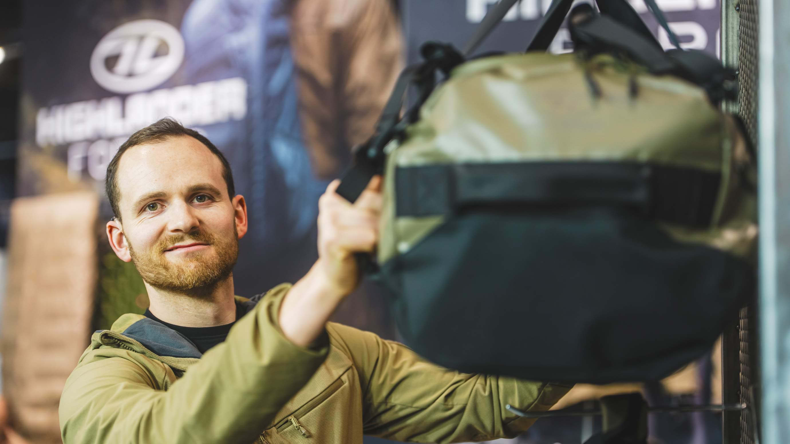 Aussteller präsentiert sein Produkt