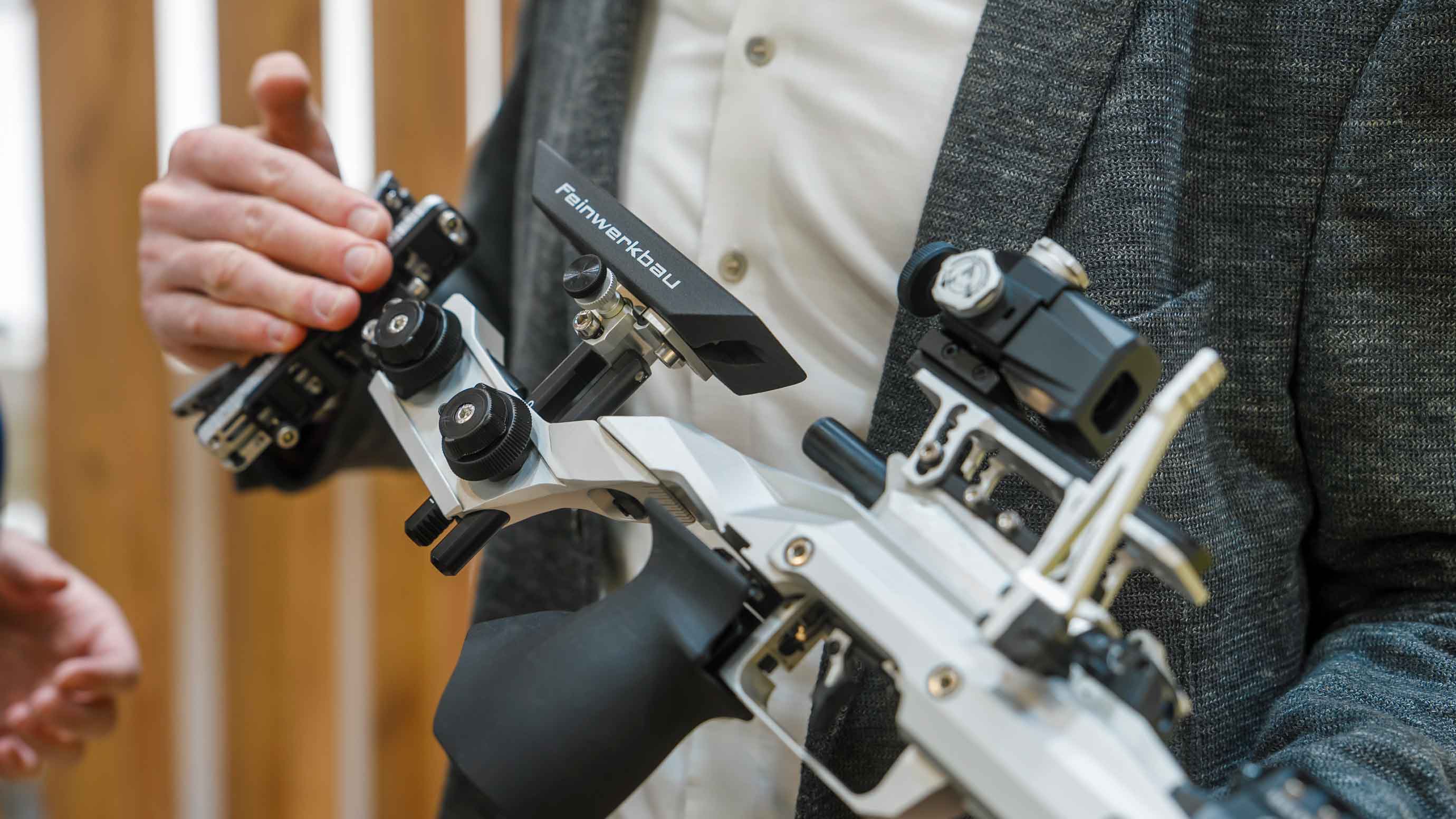 Nahaufnahme eines Präzisionsgewehrs